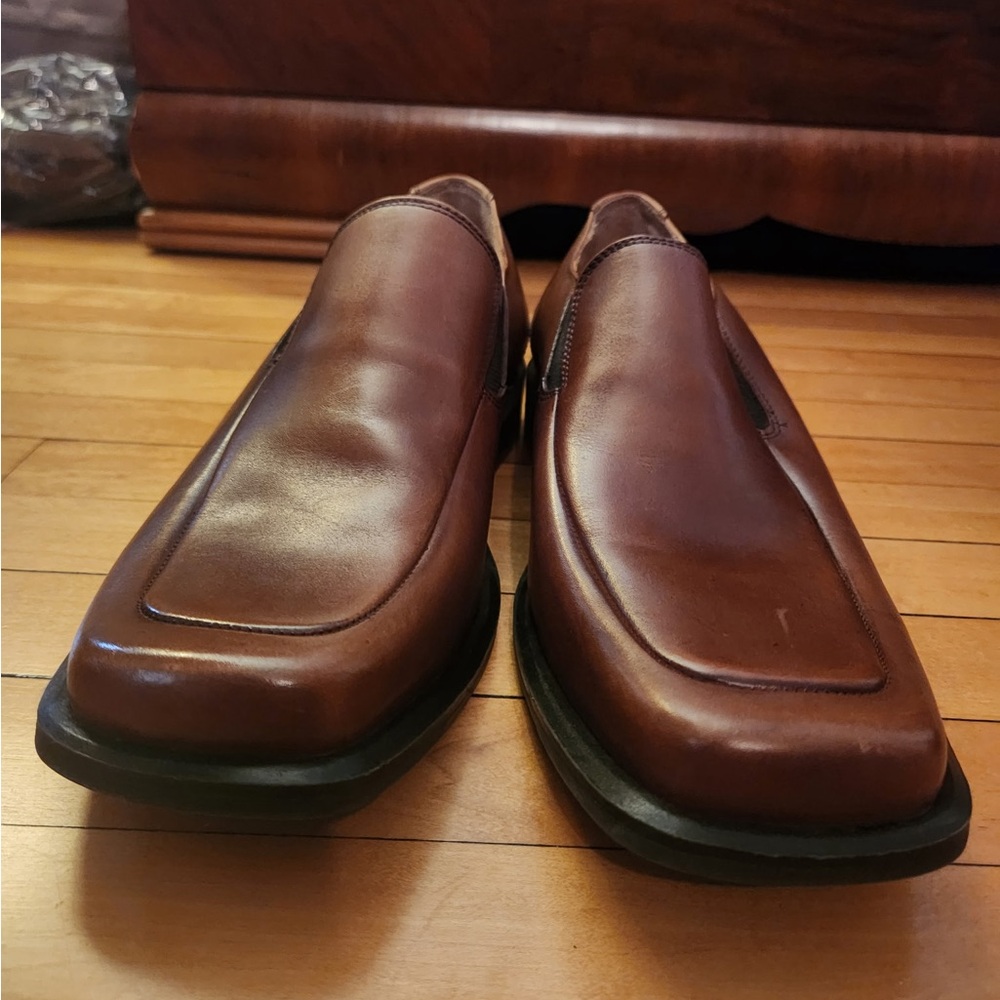 Bass Men's Tan Leather Slip-On Loafers - Picture 2 of 6